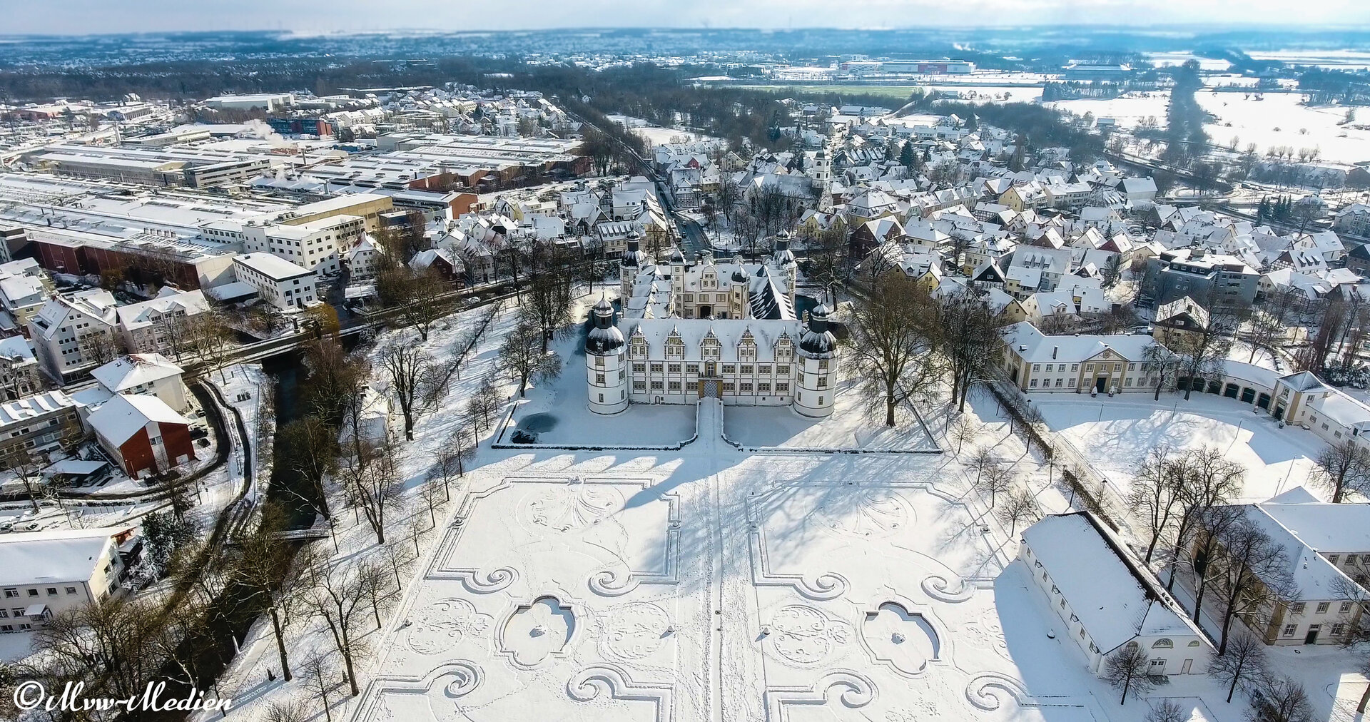 2021-02-11_Schloss_Schnee_Sonne_03.jpg